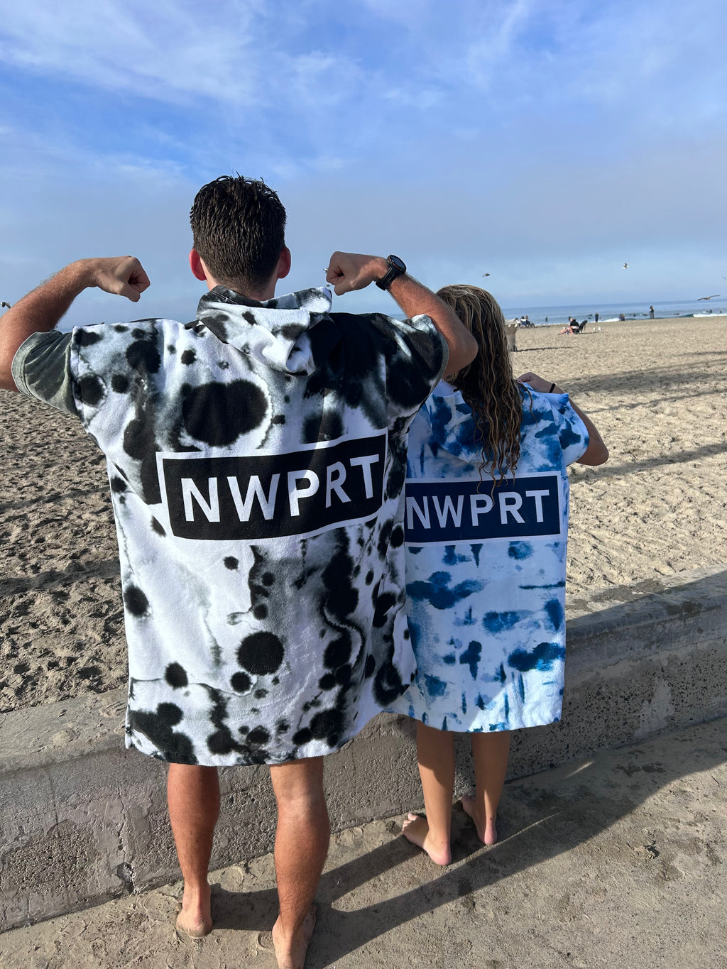 NWPRT Hooded Surf Poncho in Black Rinse