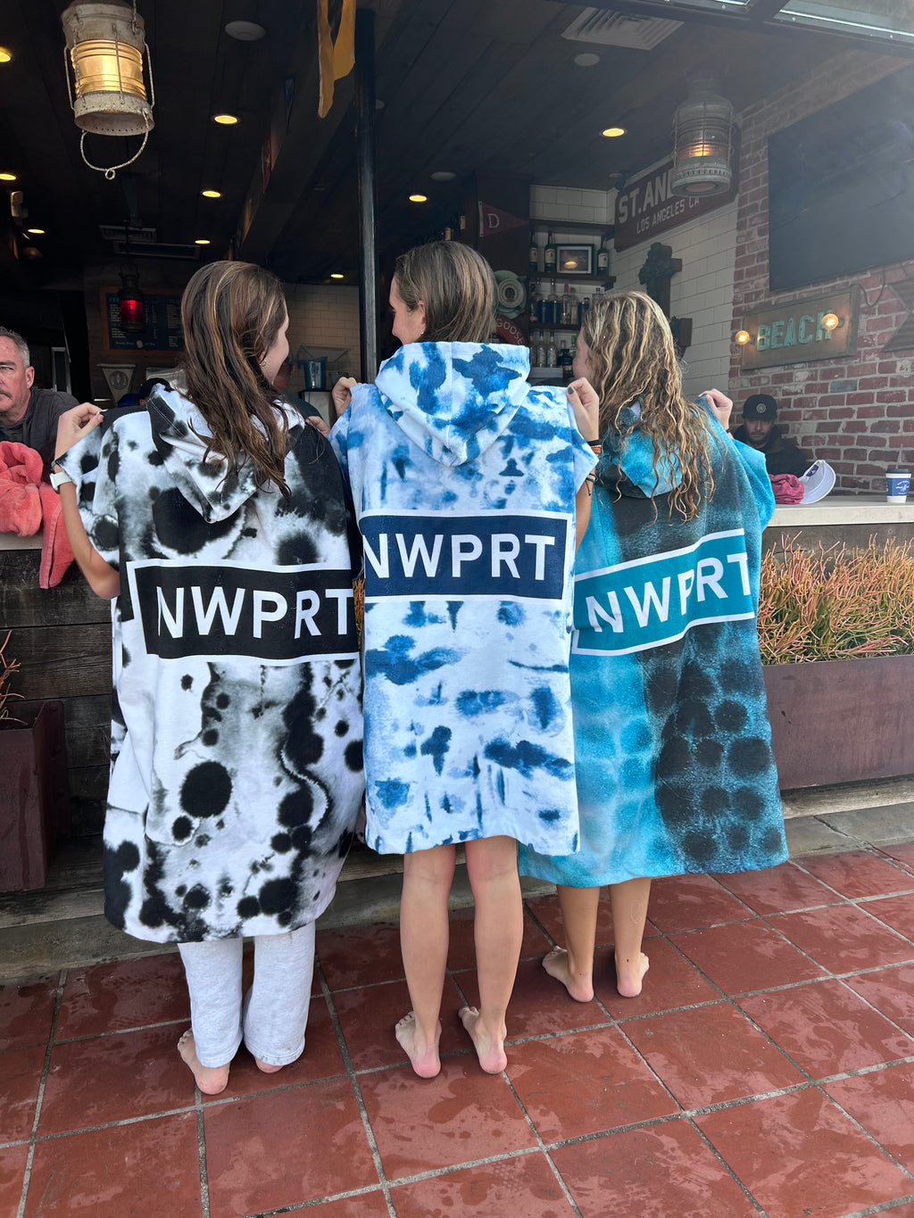 NWPRT Hooded Surf Poncho in Black Rinse