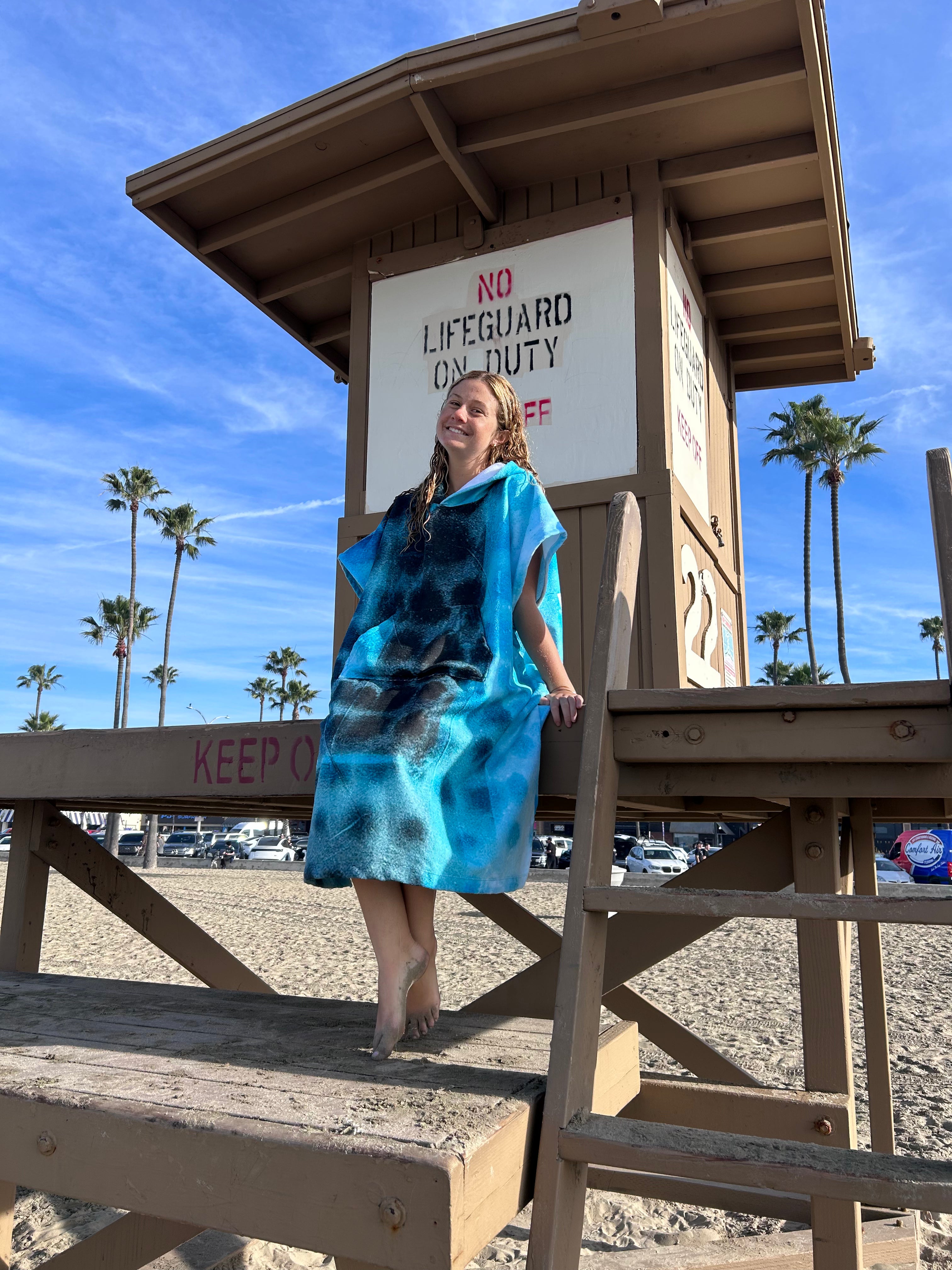 NWPRT Hooded Surf Poncho in Teal Rinse